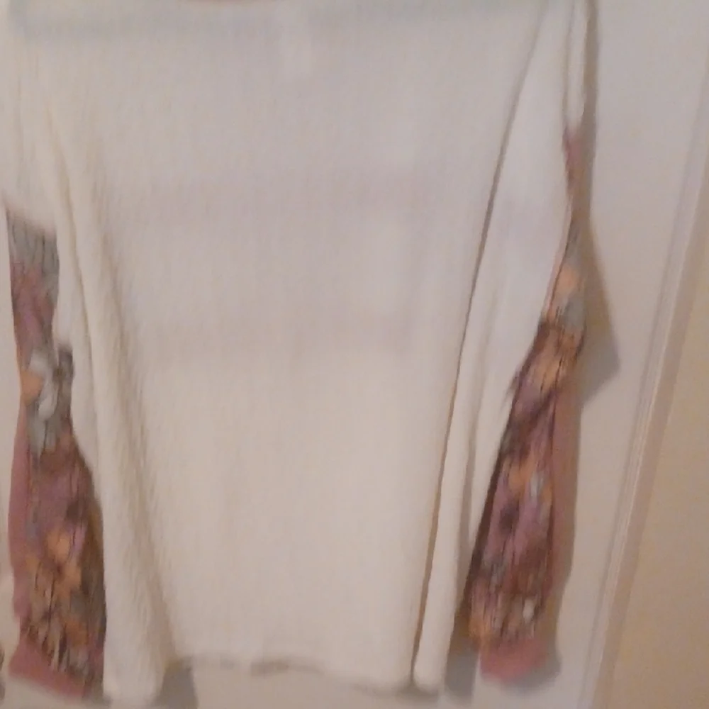 BiBi Cream and Pink Floral Sweatshirt - Picture 3 of 4